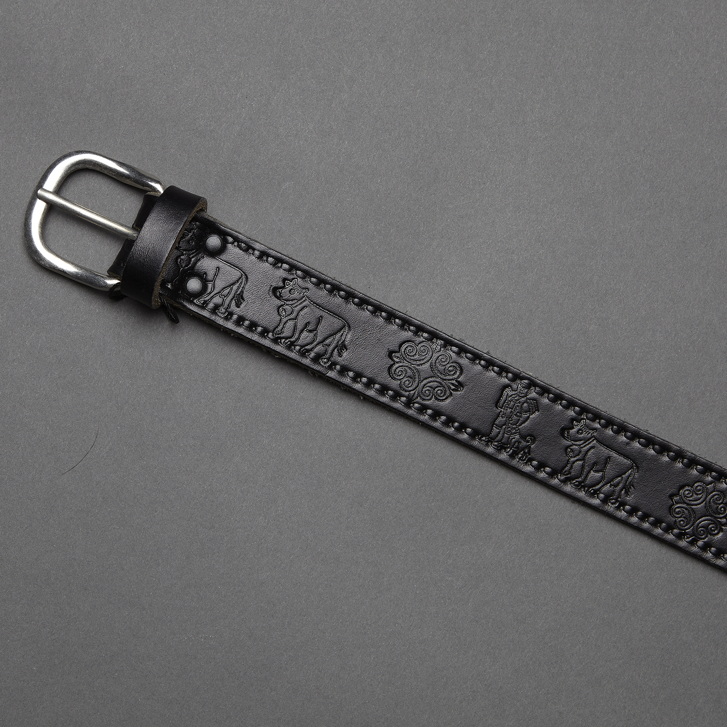 ceinture vache noire gravé argent